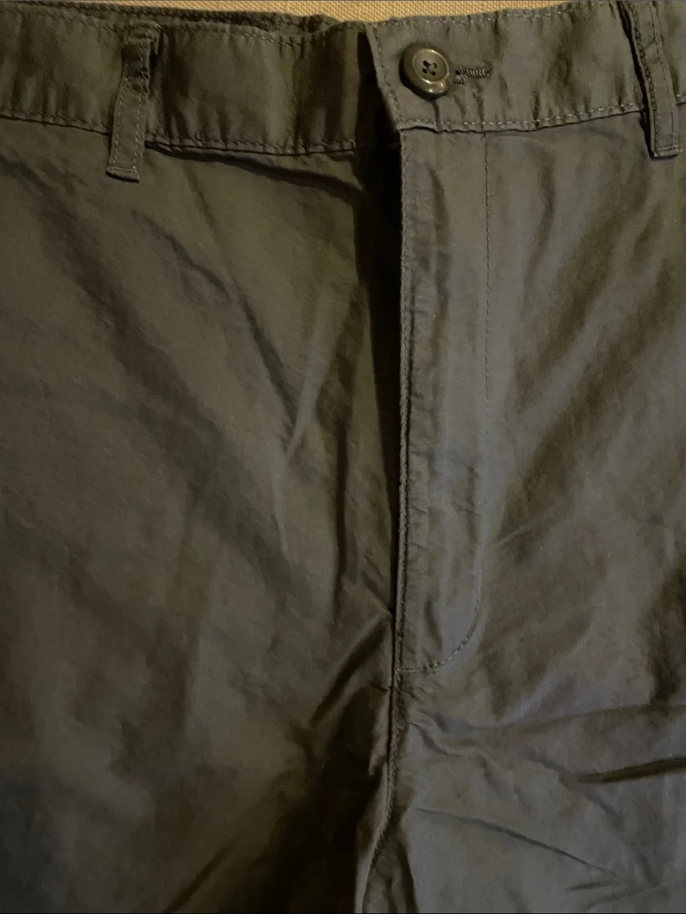Patagonia Men's Olive Shorts with Subtle Logo - Picture 3 of 6